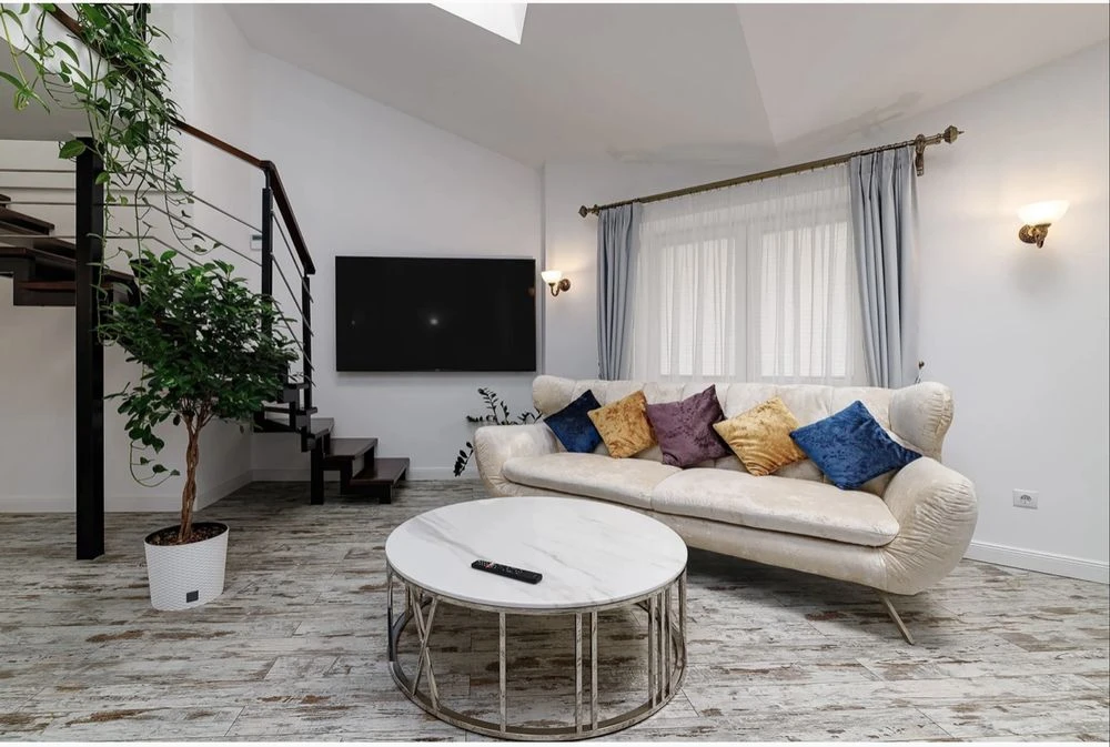 Exclusive apartment 182 sq m in the city center