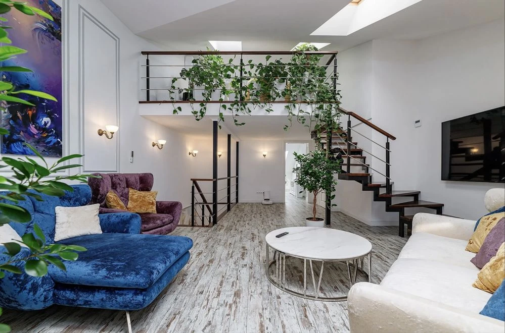 Exclusive apartment 182 sq m in the city center