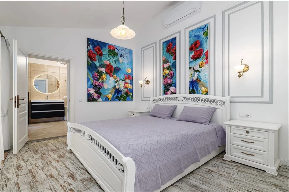 Exclusive apartment 182 sq m in the city center