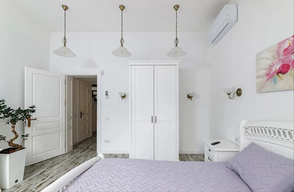Exclusive apartment 182 sq m in the city center
