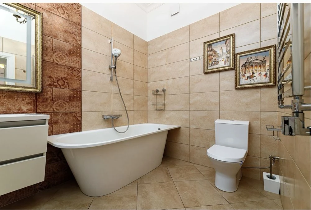 Exclusive apartment 182 sq m in the city center