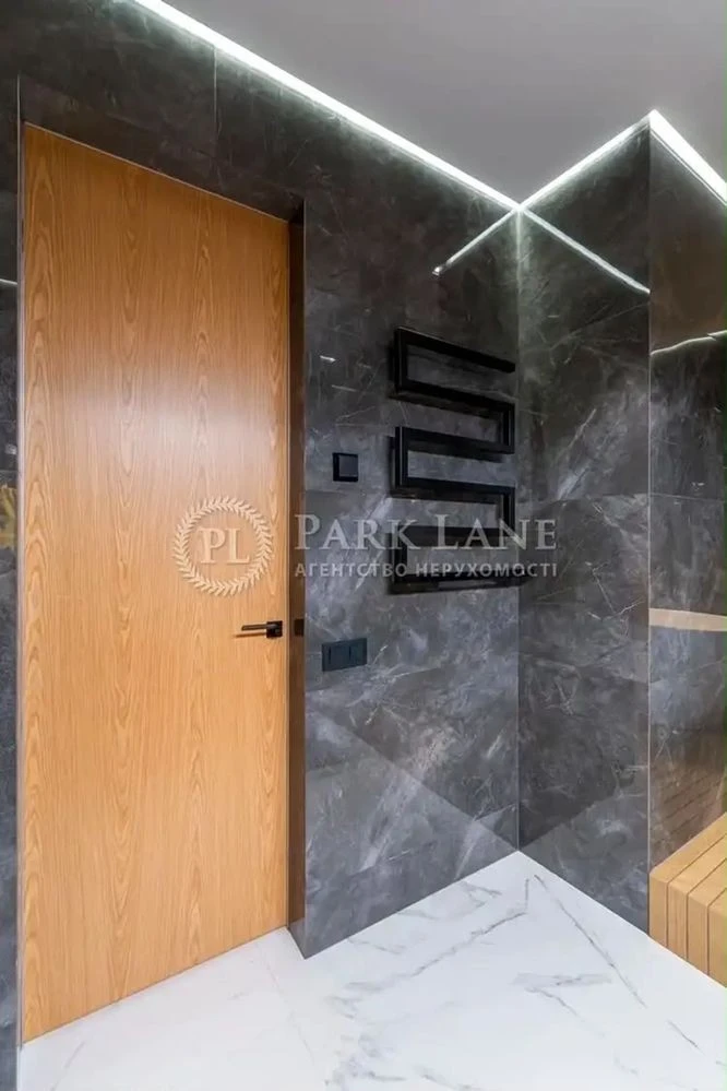 Stylish 2-bedroom apartment in a modern residential complex "Fifth Quarter" for sale