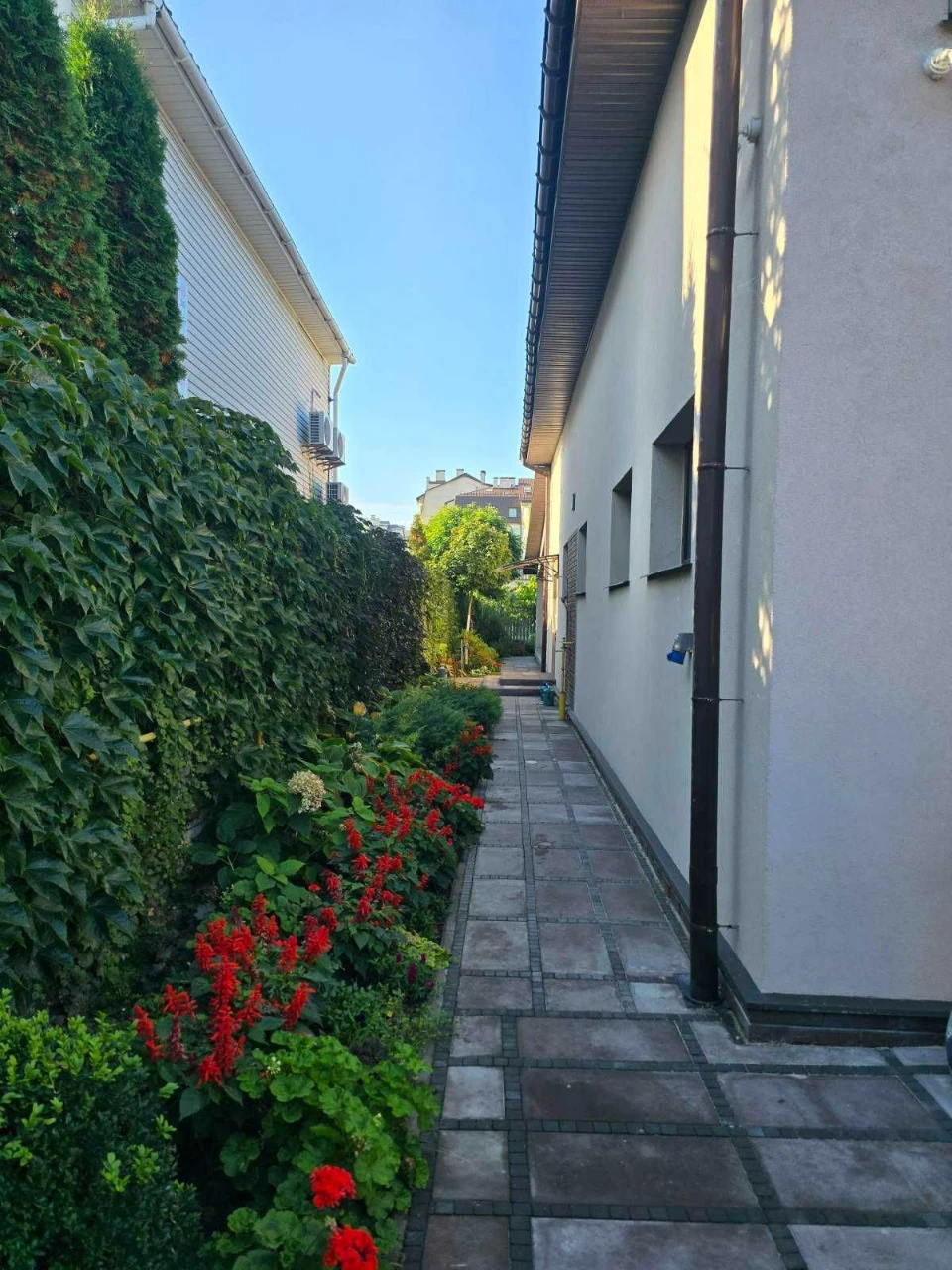 Sale of house in Upper Bortnichy