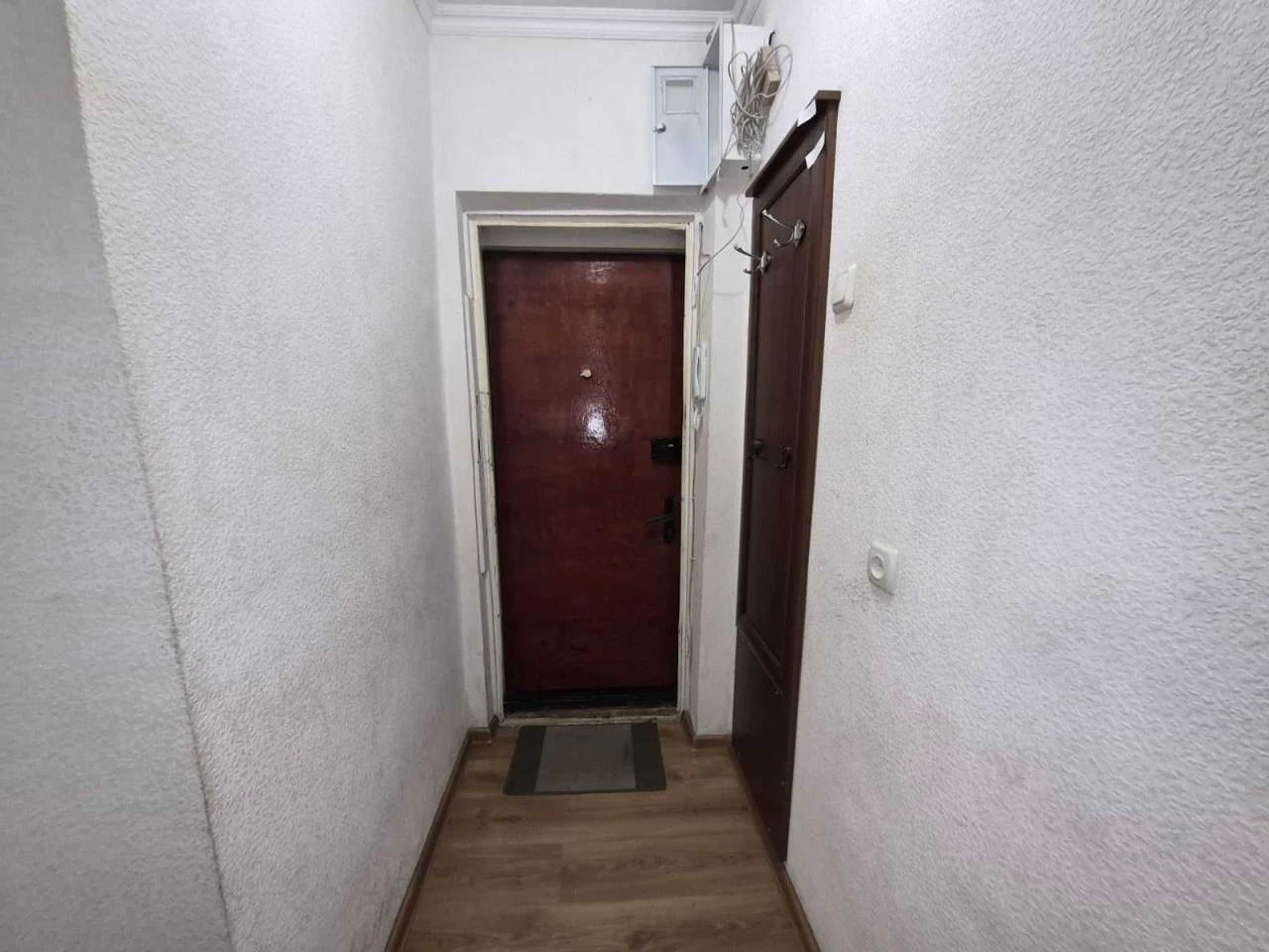 Черьомушки, 2-й этаж, мебель и техника остаются - продам