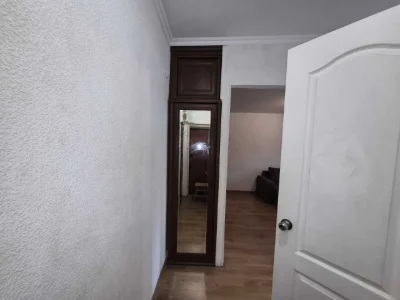 Черьомушки, 2-й этаж, мебель и техника остаются - продам