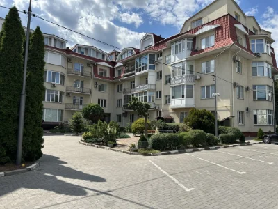 Продаж 4 квартир, Дніпровський район, вул. Ризька