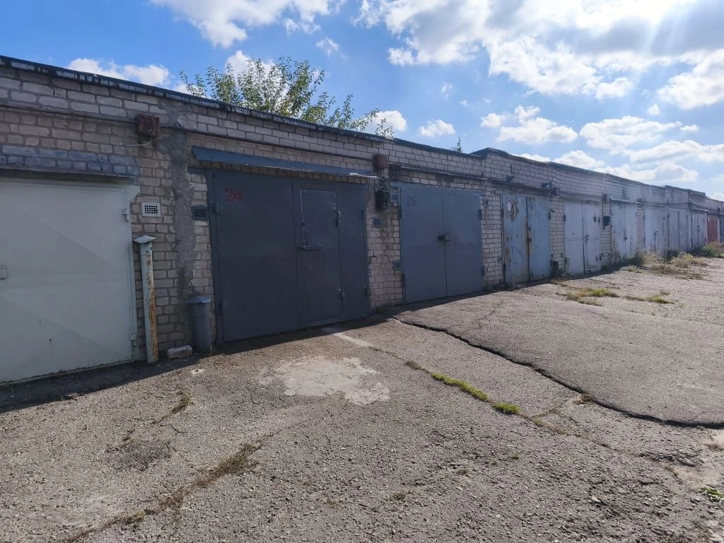 Rent Capital Garage with Two Basements "Kodatsky 89" residential area