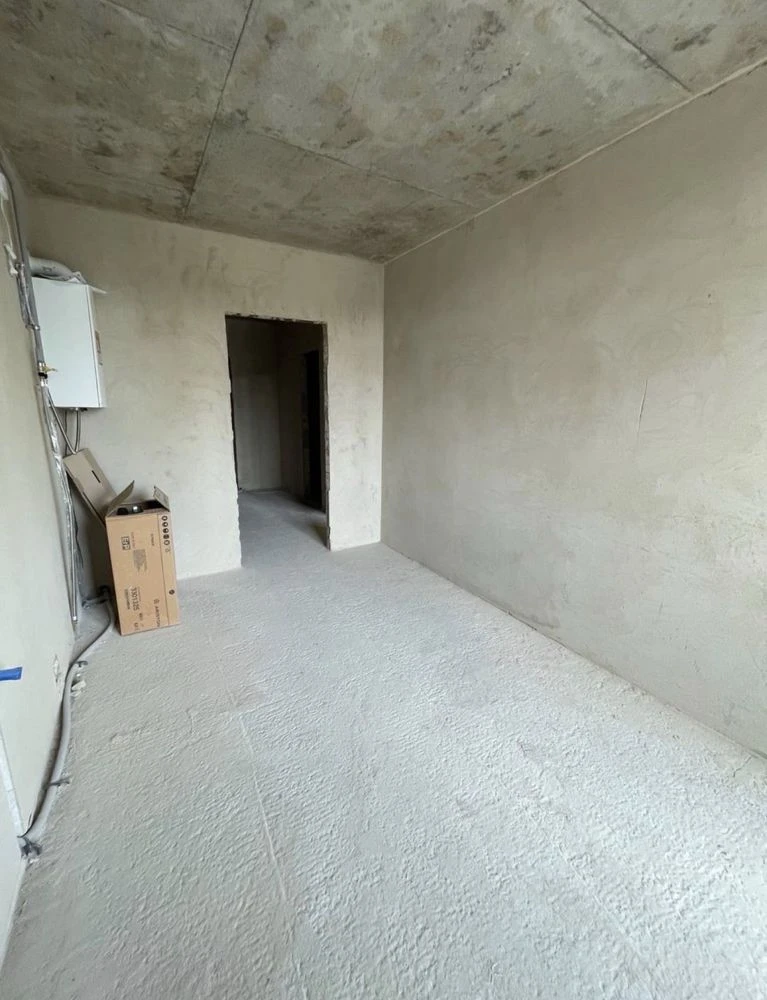 One-bedroom apartment for sale from owner in Amber Park residential complex, 46