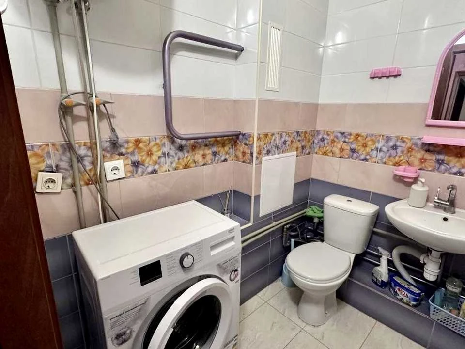 Apartment. Zdolbunivska Street, Kyiv