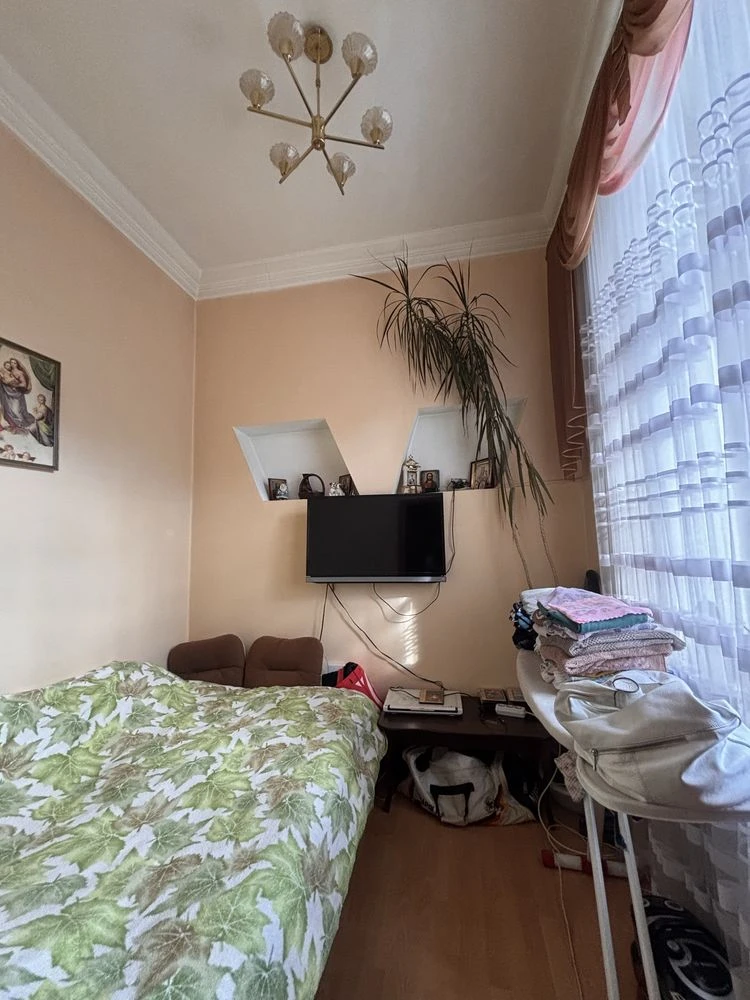 2 кімнатна квартира вул. Канатна біля парка Шевченко
