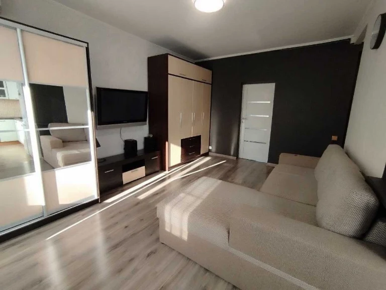 New! Rent 2-room apartment at Lesya Ukrainka 24, Center of Pechersk, 2 minutes walk.
