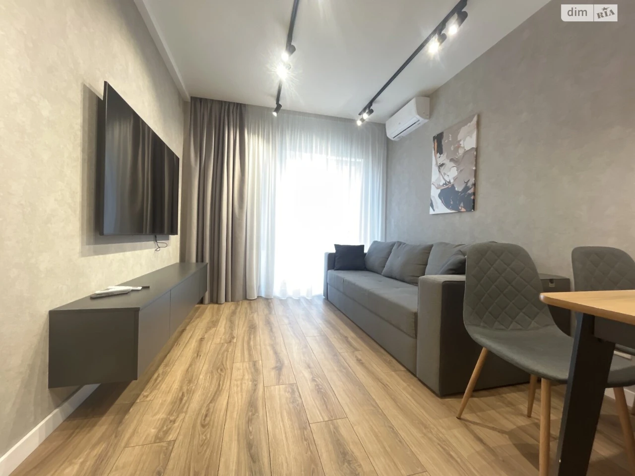 Long-Term Rental Apartment Holosiiv