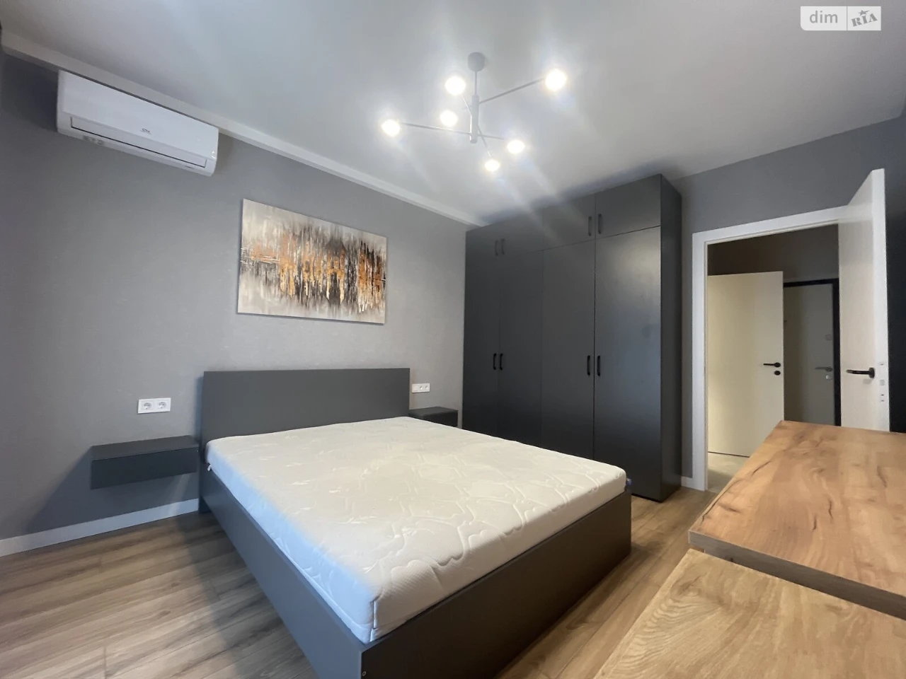 Long-Term Rental Apartment Holosiiv