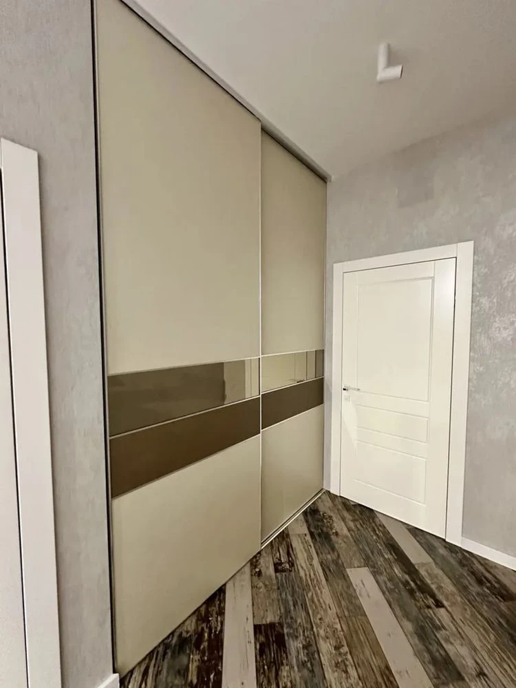 Sale of a 3-room apartment in the "Panorama" residential complex with renovation (new building,