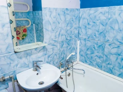 For sale: 2-room apartment. City center.