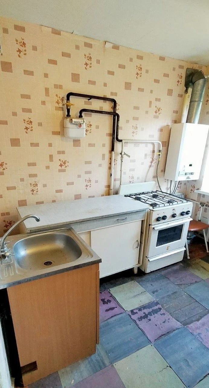 For sale 1-room apartment on Bogdan Khmelnytsky Street (12th quarter