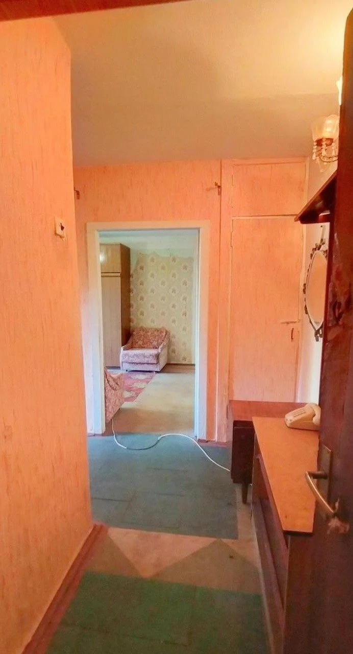 For sale 1-room apartment on Bogdan Khmelnytsky Street (12th quarter