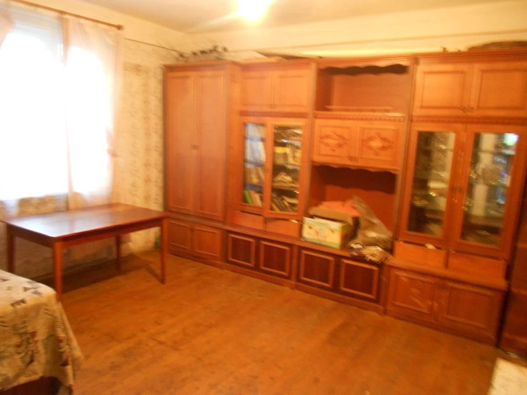 For Sale: 100 sq m House in Village Turiya Poliana, Zakarpattia, 25 km from Perechyn district center and 55 km from Uzhgorod Oblast center.