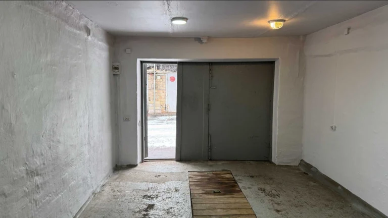 Capital Garage for Sale in Шевchenkivsky District