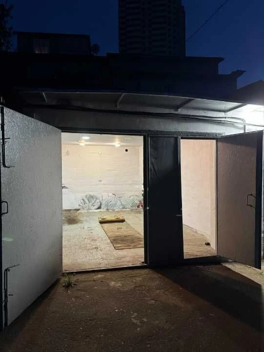 Capital Garage for Sale in Шевchenkivsky District