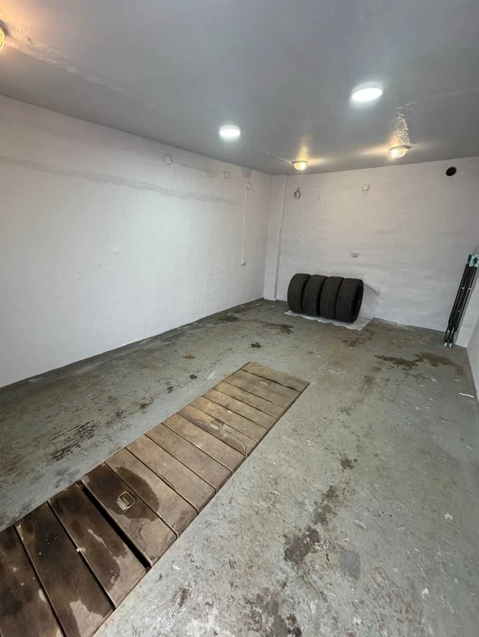 Capital Garage for Sale in Шевchenkivsky District