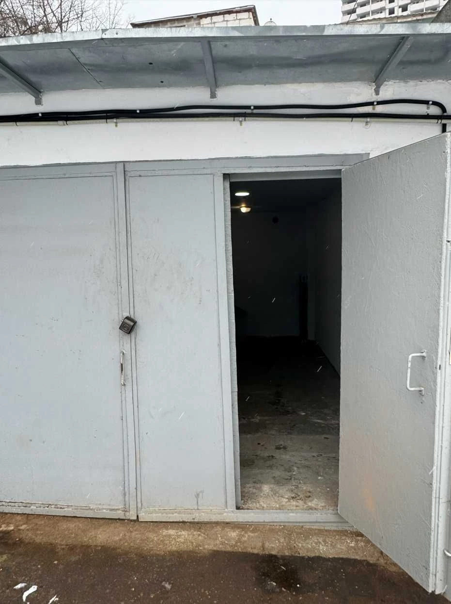 Capital Garage for Sale in Шевchenkivsky District