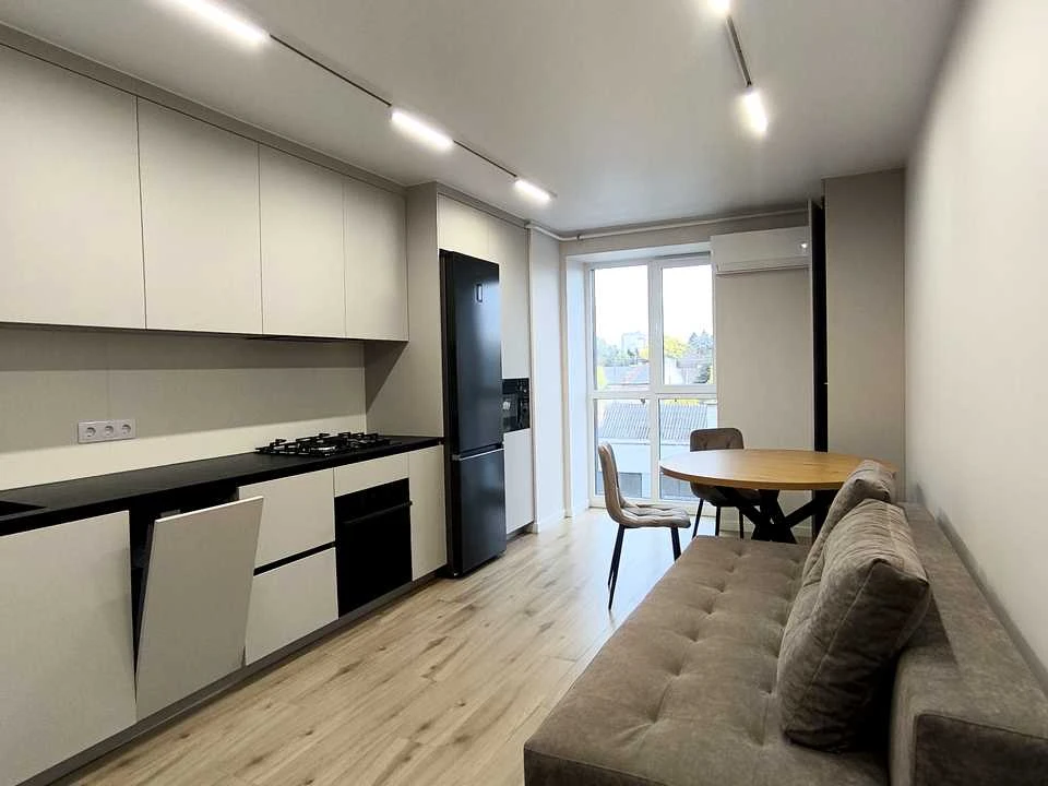 Квартира. Луцк, Зали́чна улица