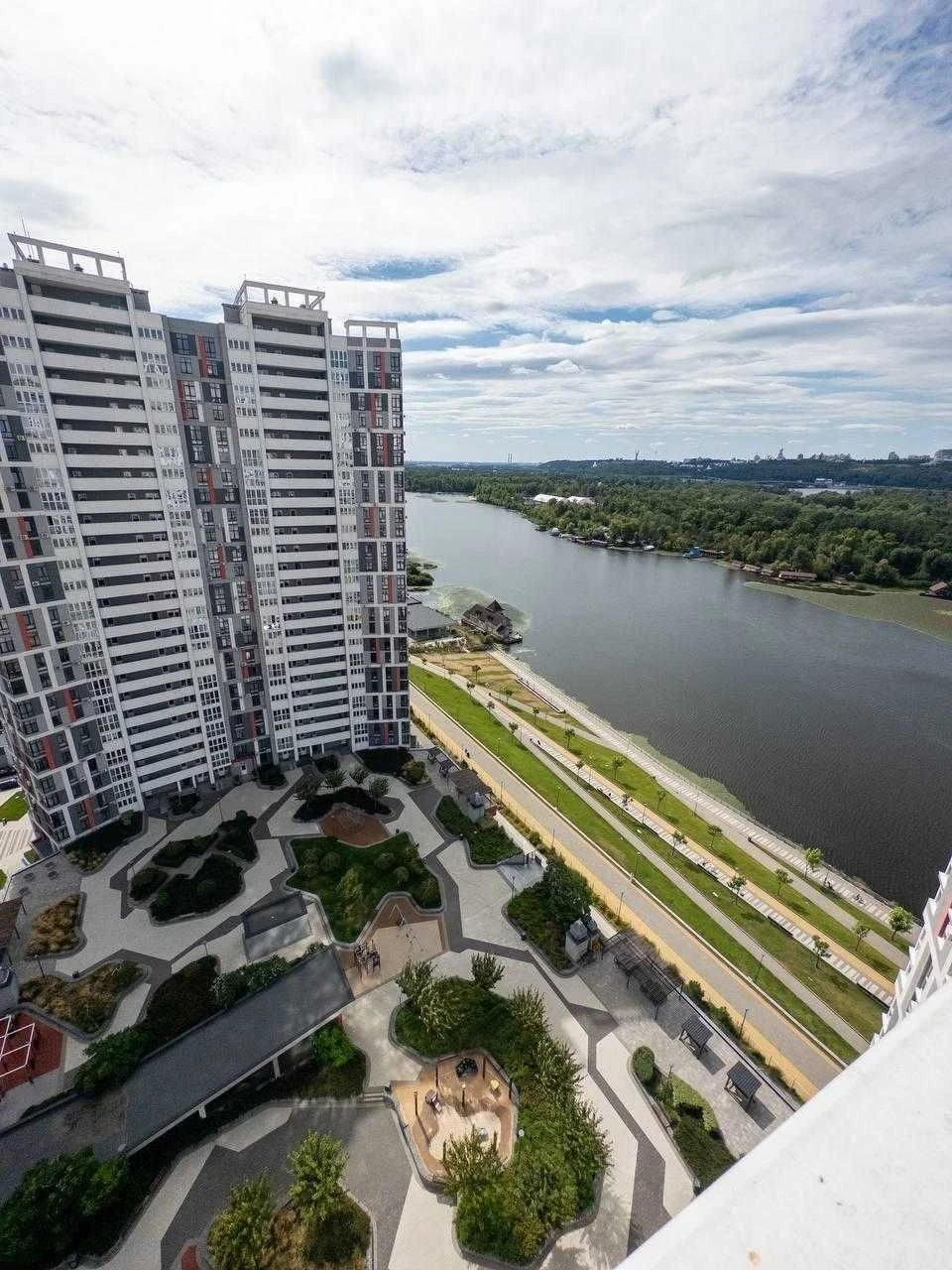 Стильная квартира 65 м² в аренду в ЖК «Русановская Гавань»