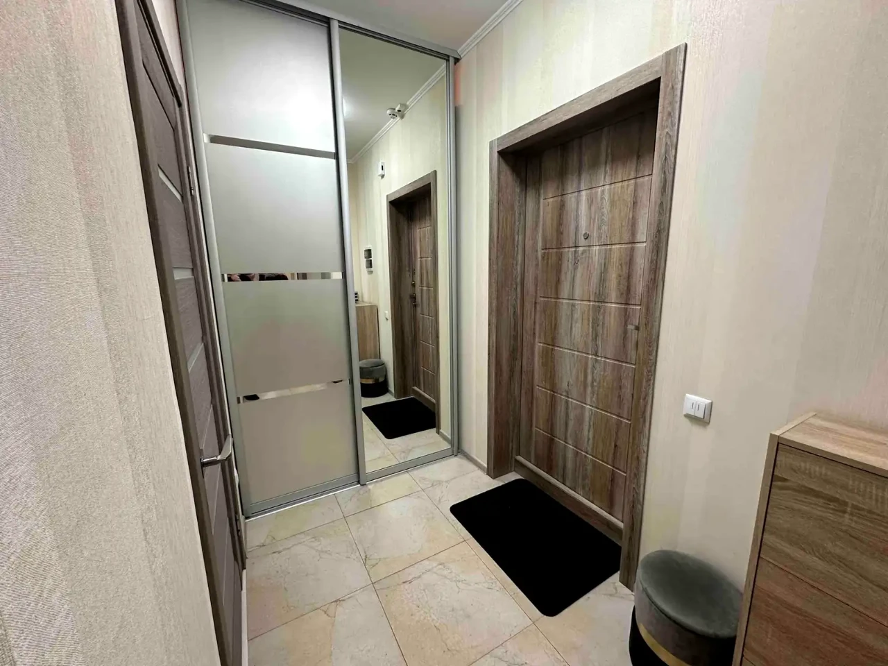 Rent 1-bedroom apartment 40 sq m, 17th floor