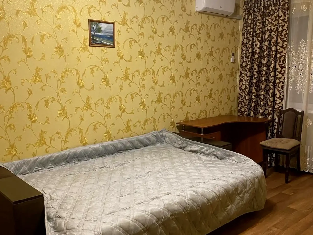 Rent 1-room apartment 38 m² on the 11th floor.