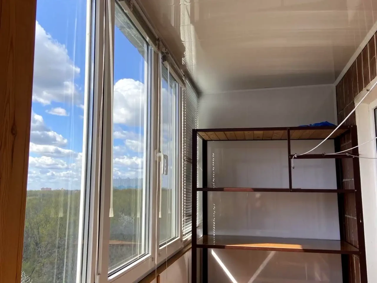 Rent 1-room apartment 38 m² on the 11th floor.