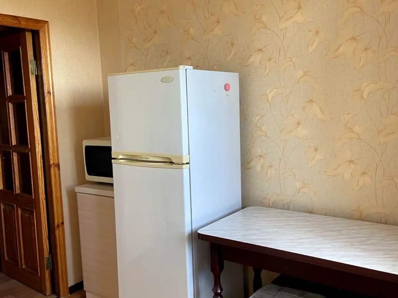 Rent 1-room apartment 38 m² on the 11th floor.