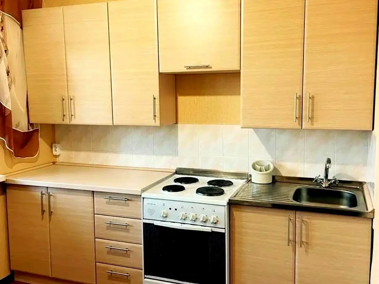 Rent 1-room apartment 38 m² on the 11th floor.