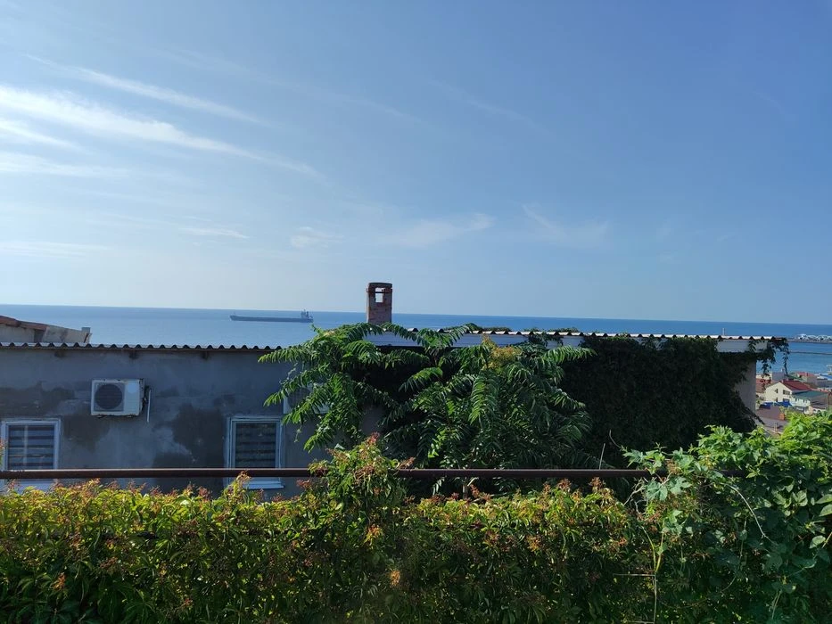 House for sale by the sea in Sauvignon