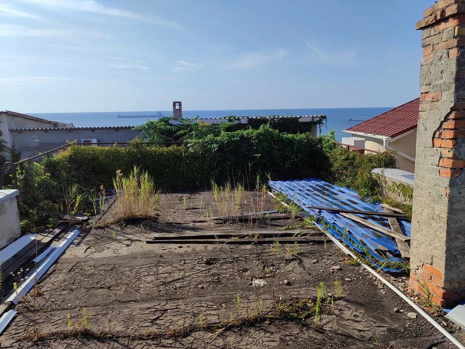 House for sale by the sea in Sauvignon