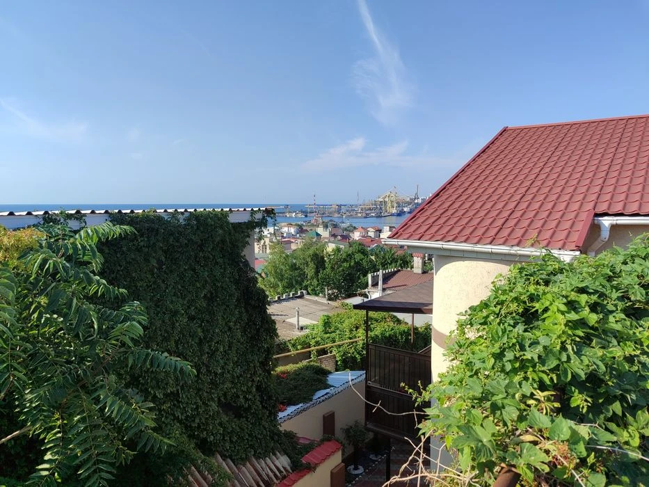 House for sale by the sea in Sauvignon