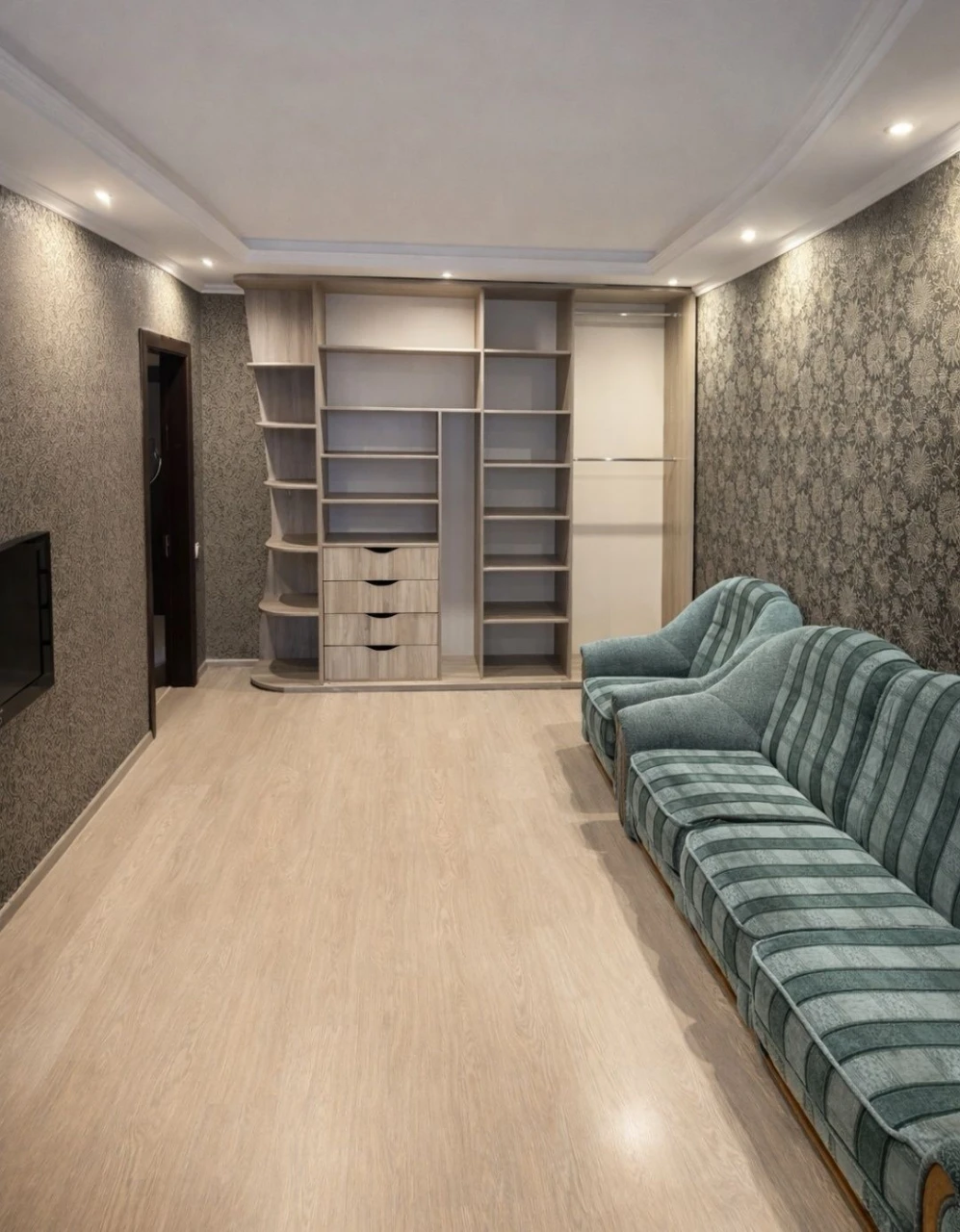 Sale of a 3-room apartment in Troeshchyna / Balzac Street