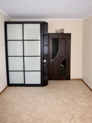 Sale of a 3-room apartment in Troeshchyna / Balzac Street