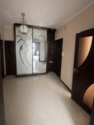 Sale of a 3-room apartment in Troeshchyna / Balzac Street