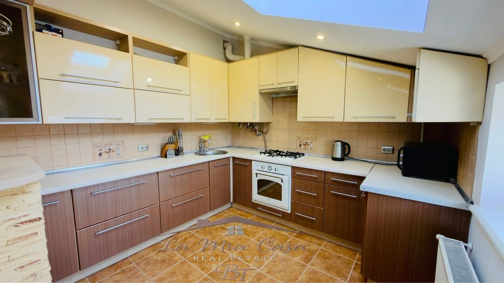 Sale of a beautiful 3-room apartment, new building, 2017