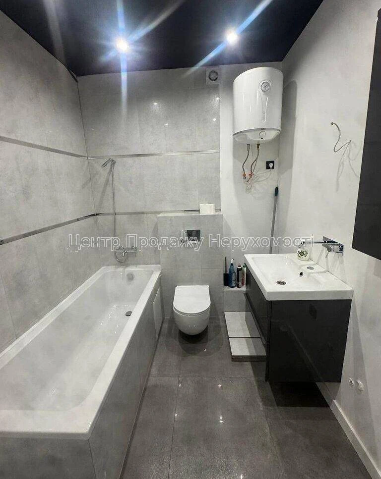 Продаж 1-кімн. квартири, Київ, 1/4 пов, 35м², зручне розташу