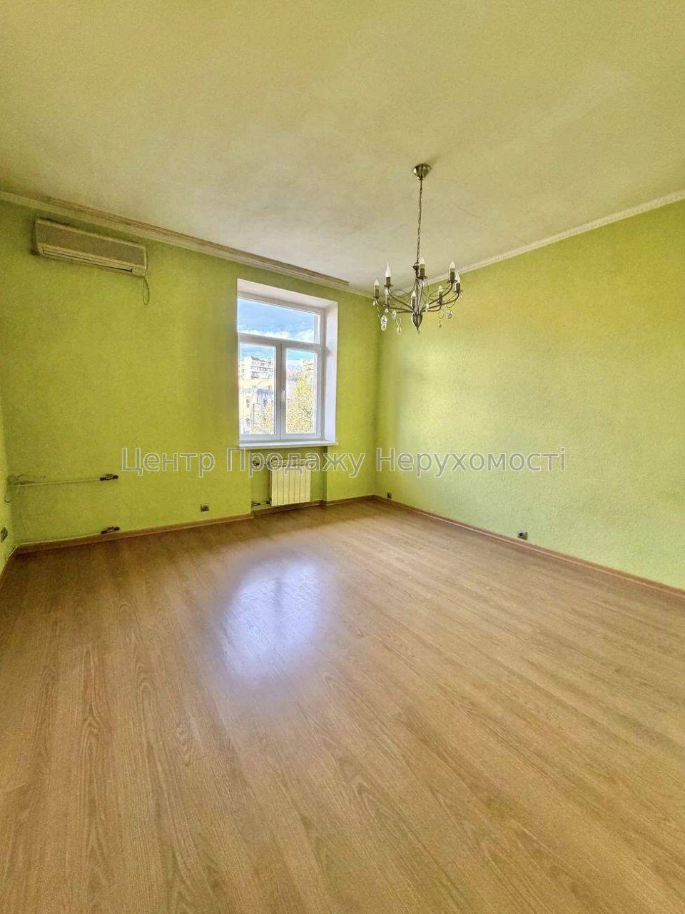 Продаж 2-кімн. квартиру, 3/3 пов, 60 м², Київ – чудовий варі