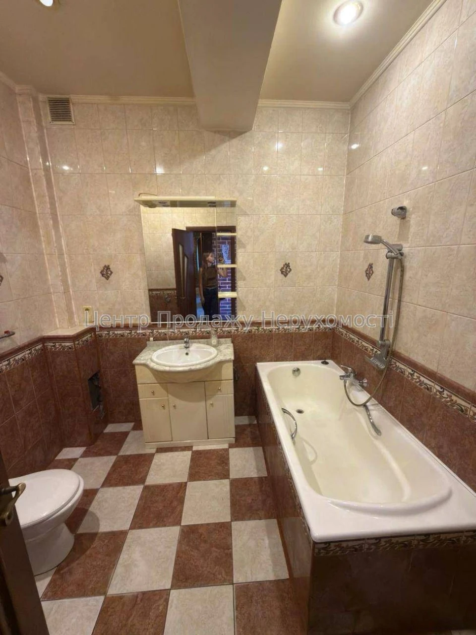 Продаж 2-кімн. квартиру, 3/3 пов, 60 м², Київ – чудовий варі