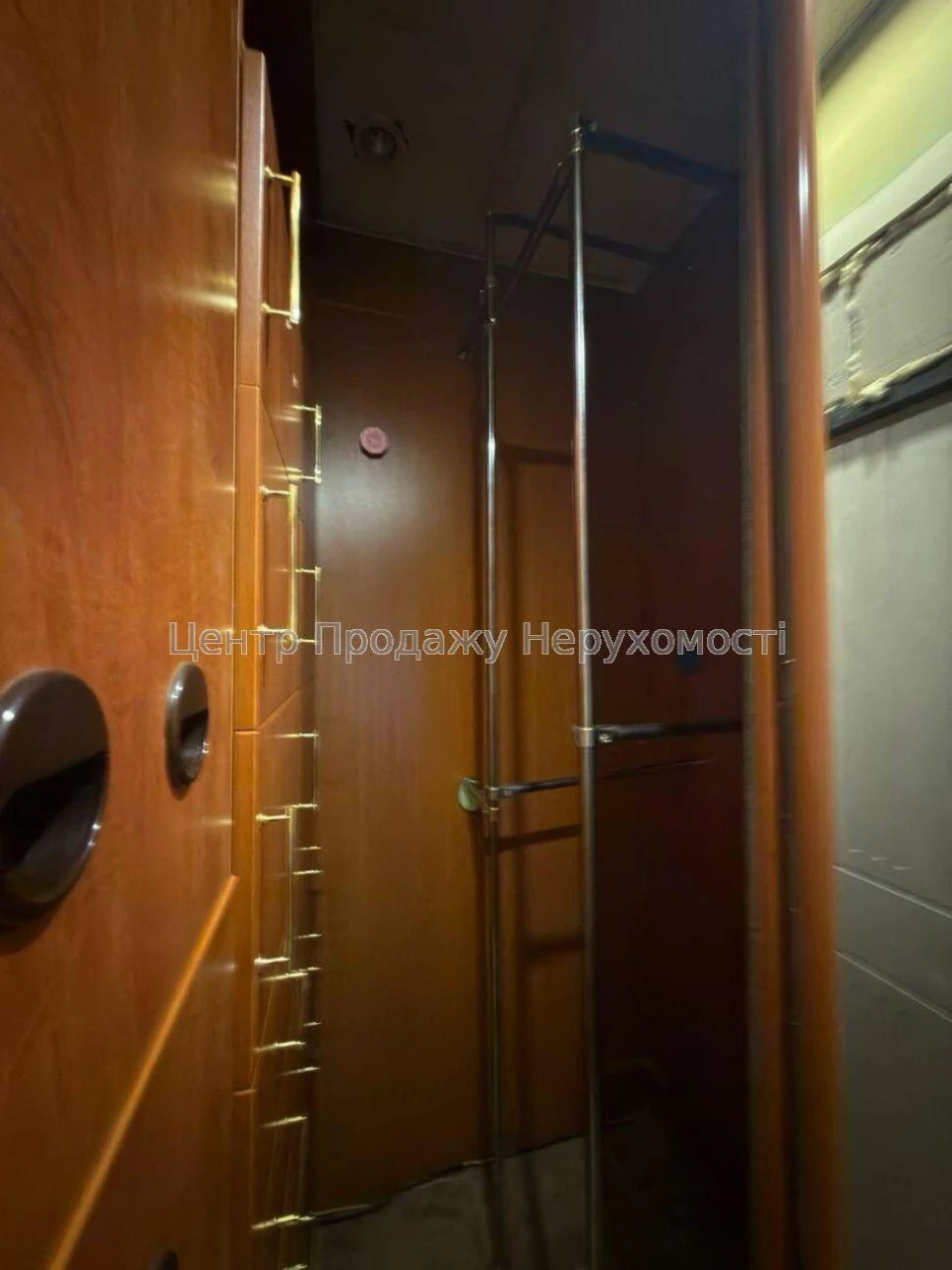 Продаж 2-кімн. квартиру, 3/3 пов, 60 м², Київ – чудовий варі