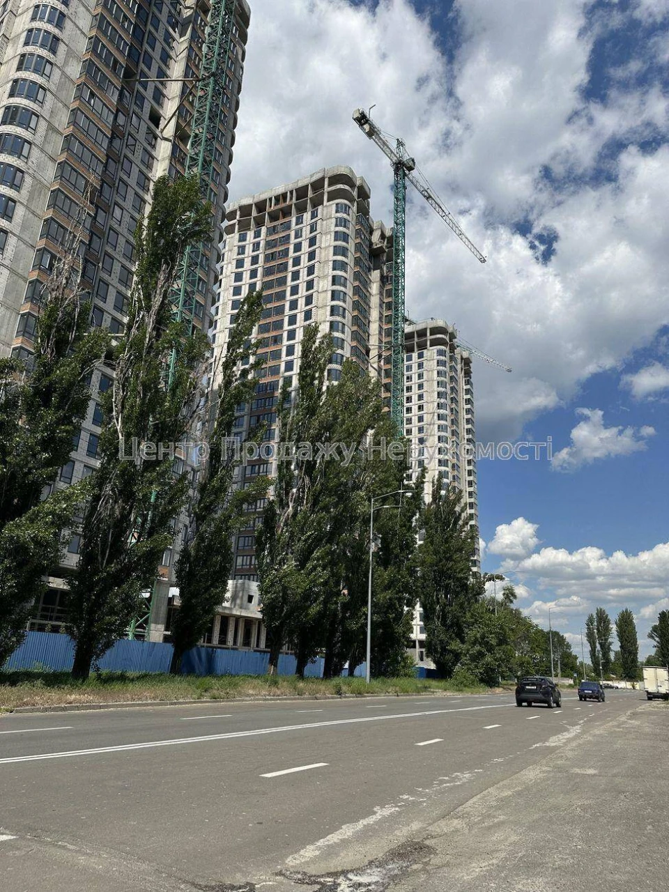 Продаж 3-кімнатній квартири 74 м², 25-й/26-й поверхи, ЖК «Урловський 2», К