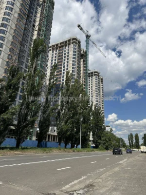 Продаж 3-кімнатній квартири 74 м², 25-й/26-й поверхи, ЖК «Урловський 2», К