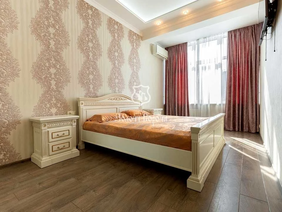 Apartment. Eugene Konovalets Street, Kyiv