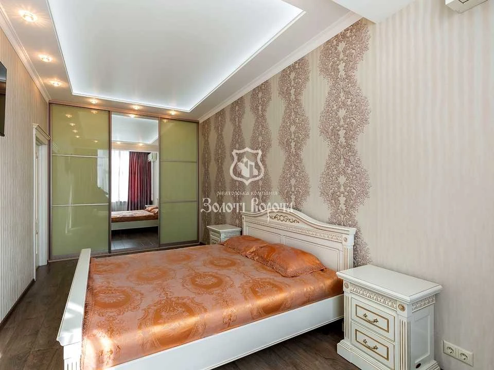 Apartment. Eugene Konovalets Street, Kyiv