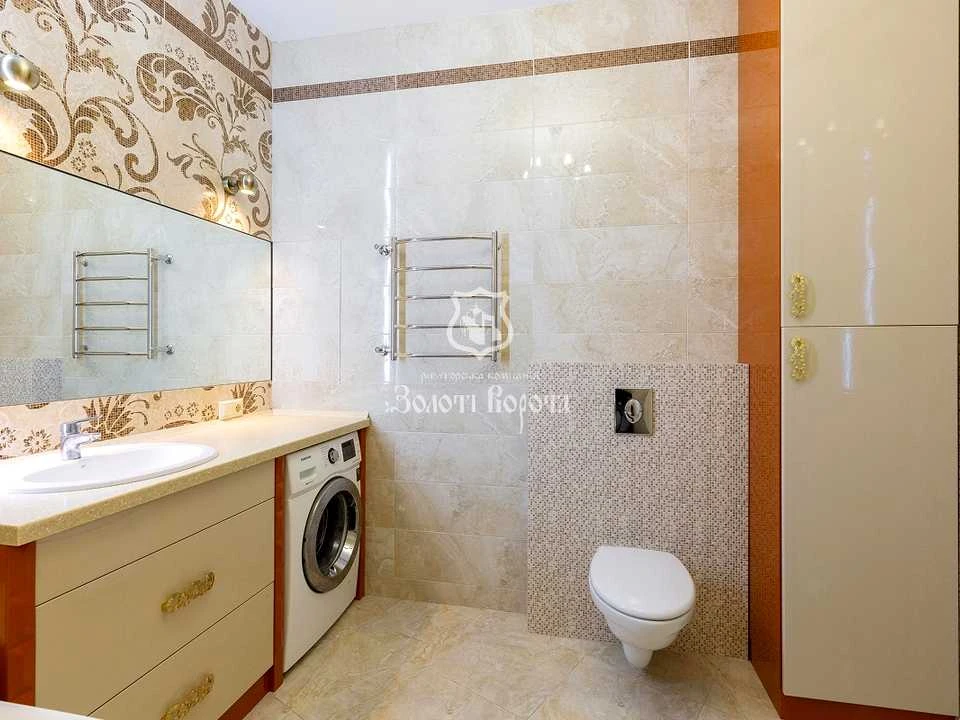 Apartment. Eugene Konovalets Street, Kyiv