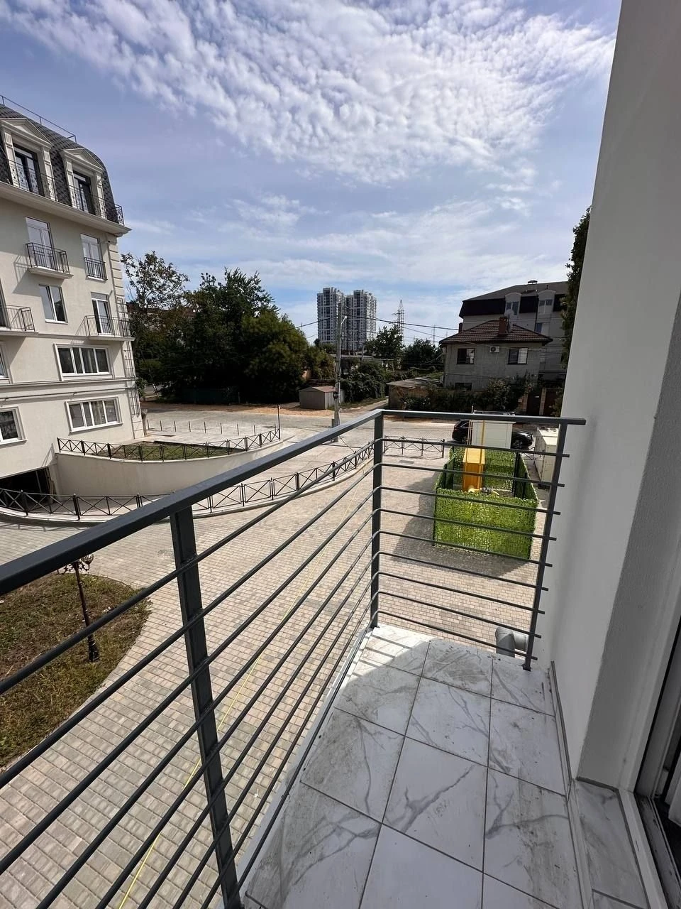 For Sale: 1-Bedroom Apartment 33.9 m² in a Club House on Rue Menar